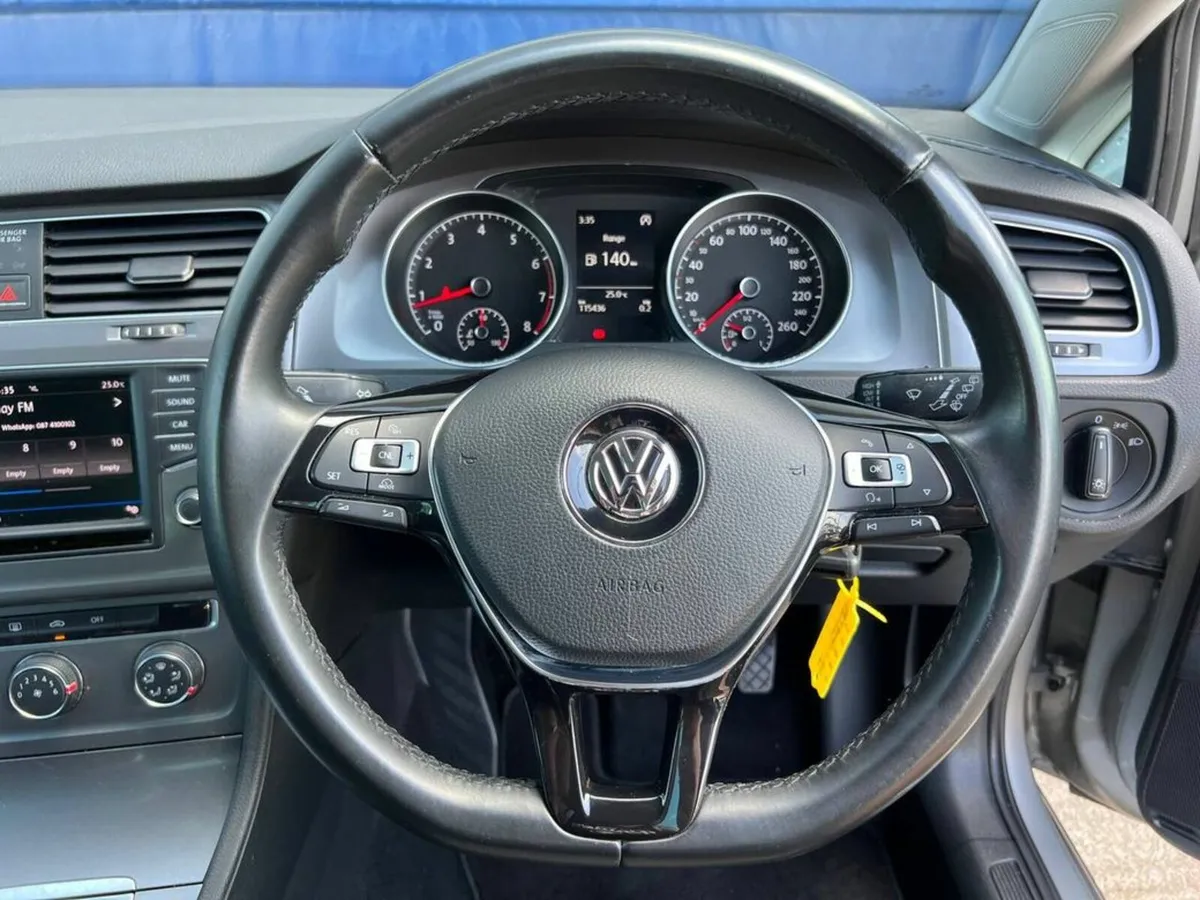 Volkswagen Golf TRENDLINE 1.2 TSI // APPLE CARPLAY - Image 4