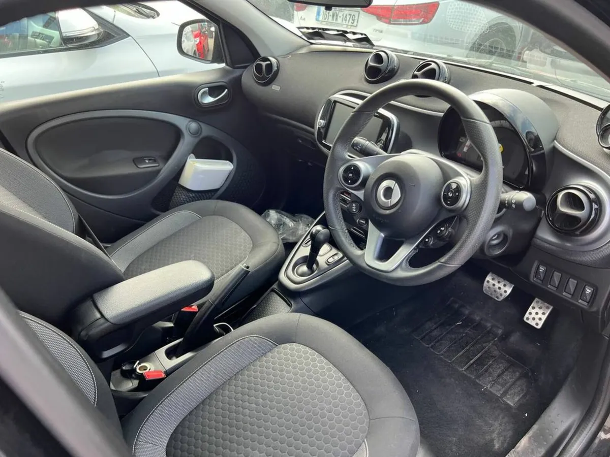 Smart CAR FORFOUR EQ PULSE PREMIUM // PANORAMIC SU - Image 2