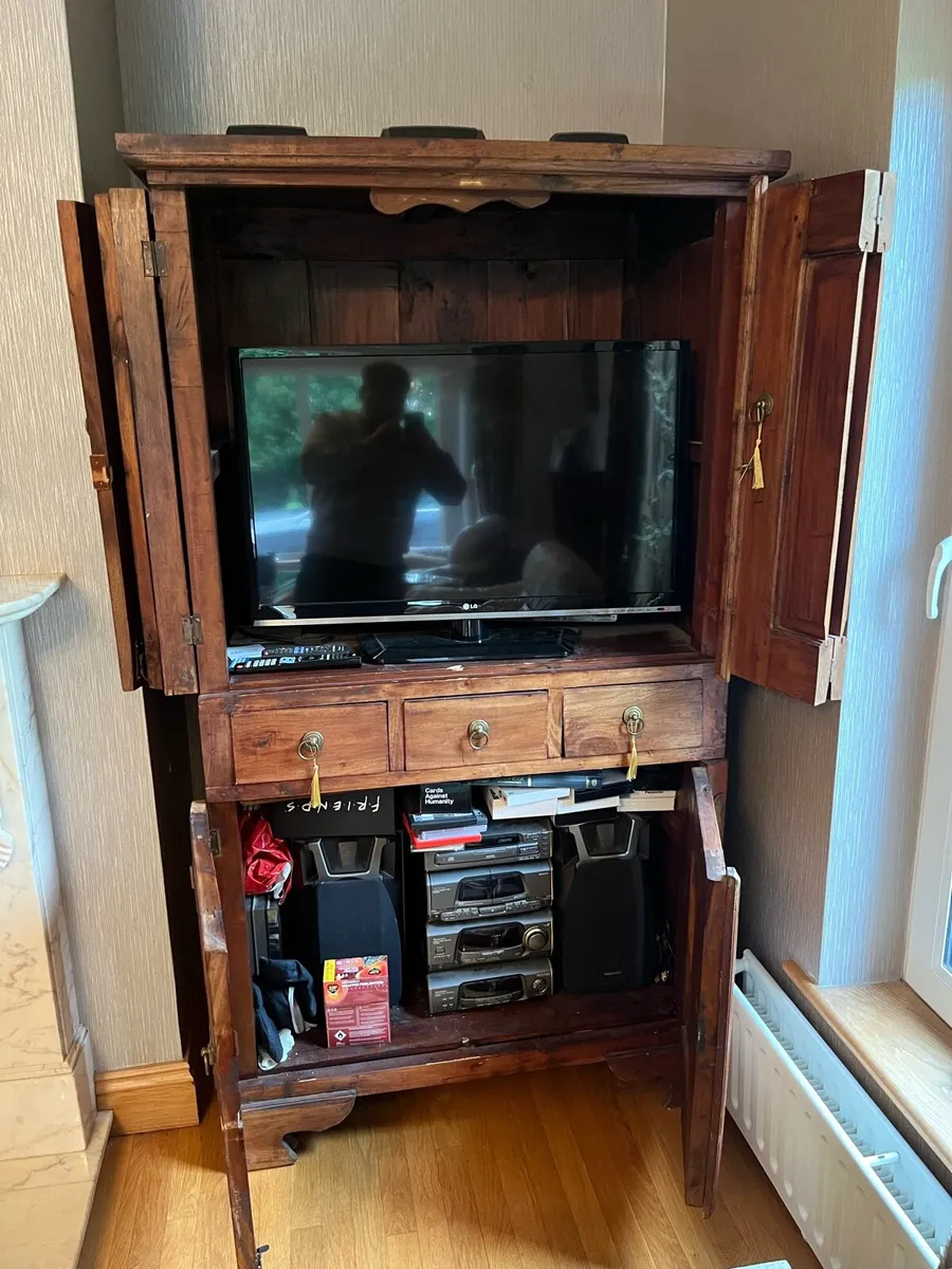 TV Unit - Image 2