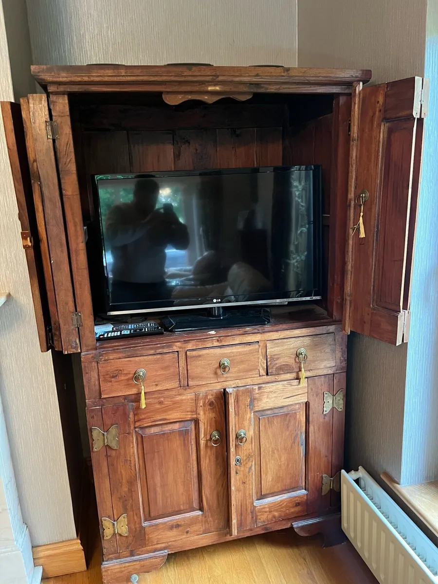 TV Unit - Image 3