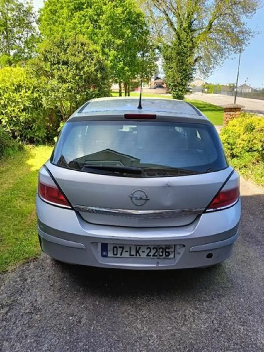 Opel Astra 2007 - Image 2