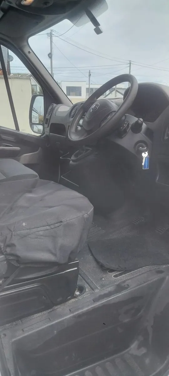 Nissan NV400 2016 - Image 2