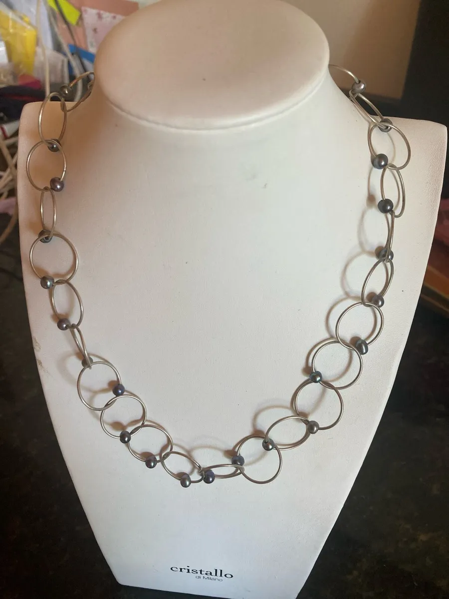 Sterling silver necklace with pearls - Image 1