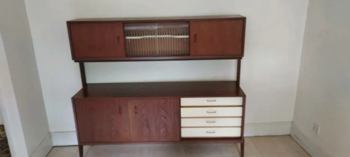 Cabinet - Image 1
