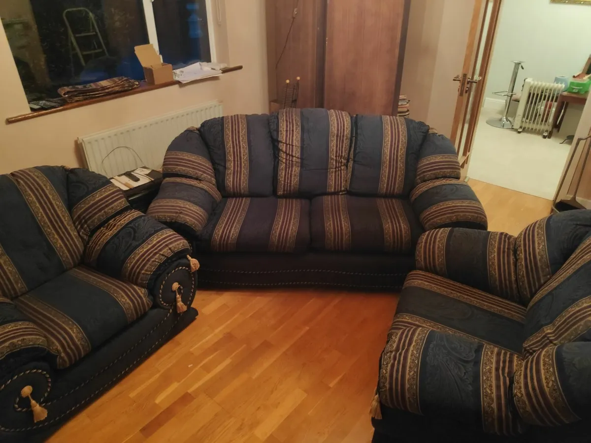 Three Piece Suite - Image 1