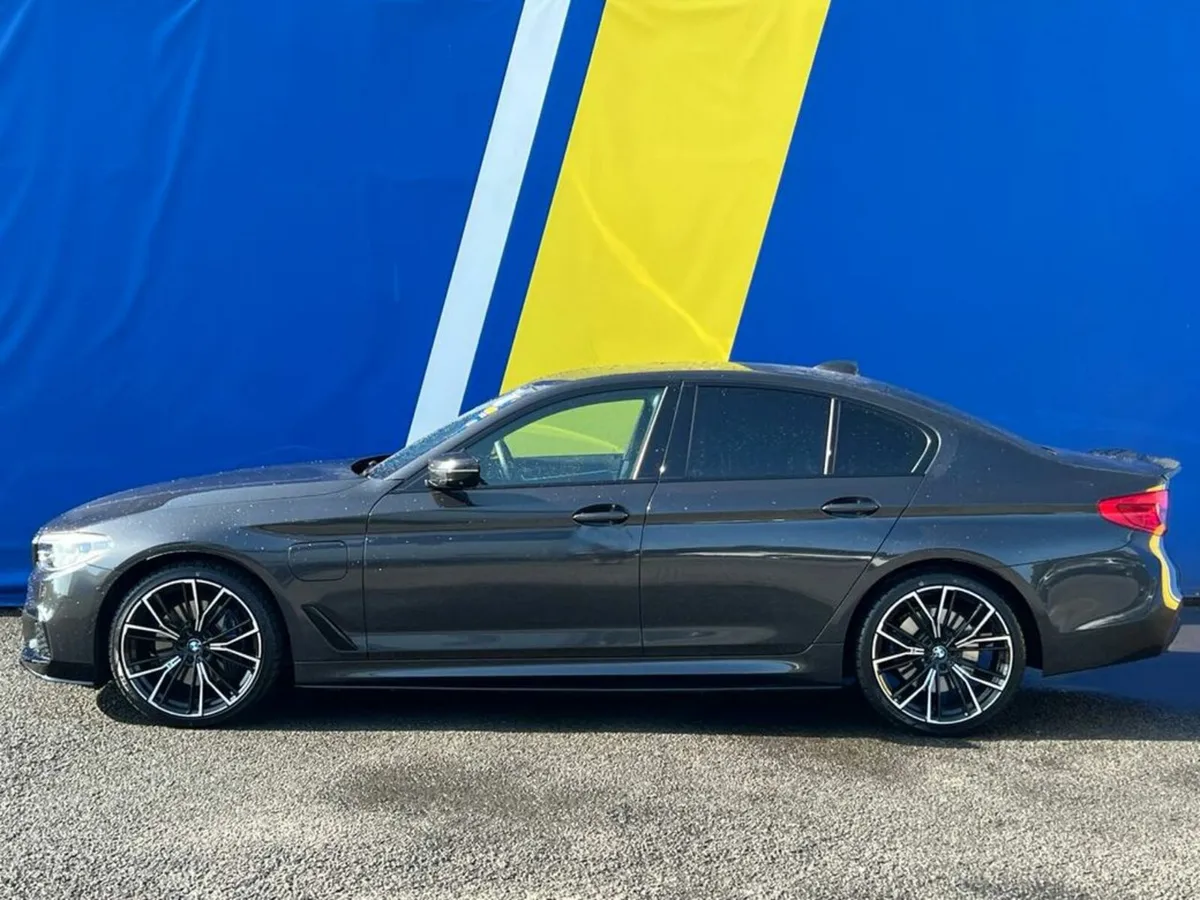 BMW 5-Series 530e M-SPORT 2.0 HYBRID // PERFORMANC - Image 3