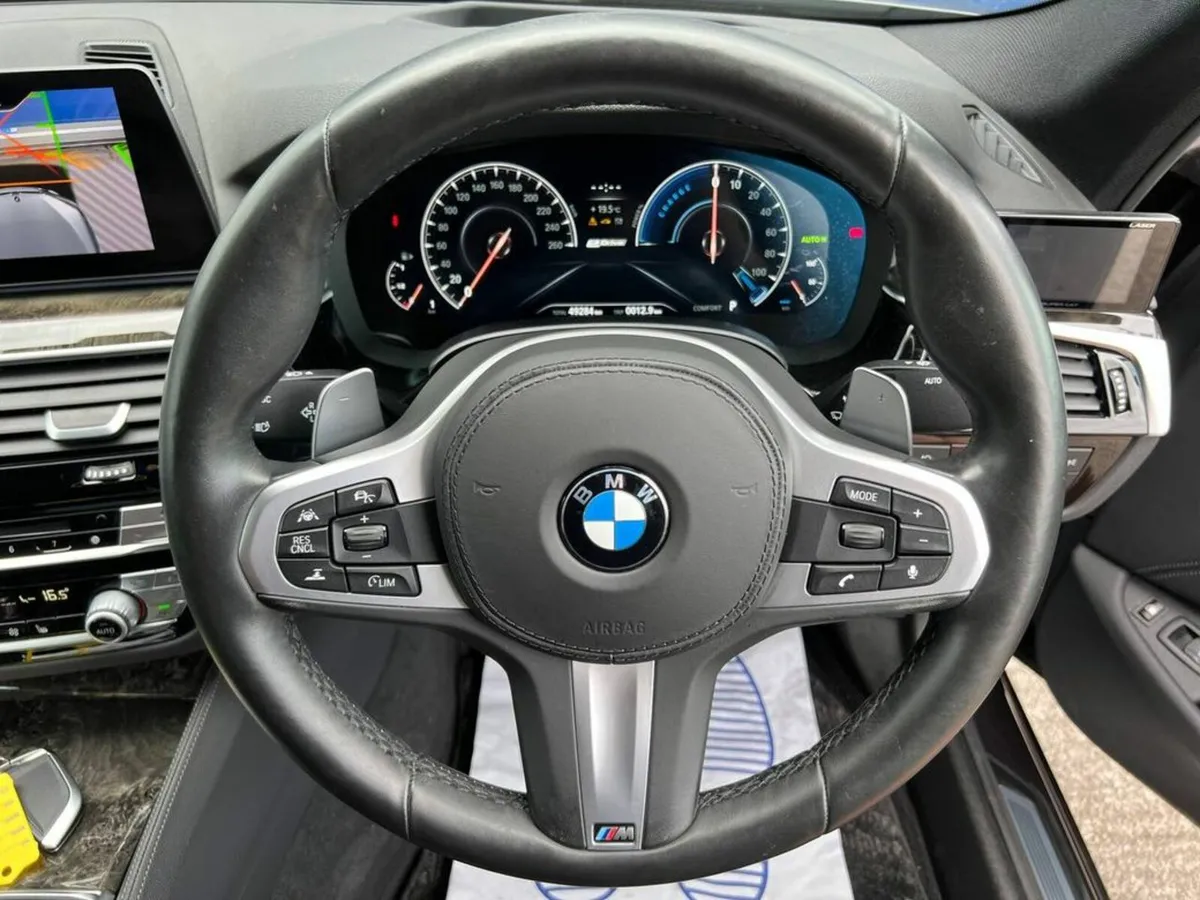 BMW 5-Series 530e M-SPORT 2.0 HYBRID // PERFORMANC - Image 4