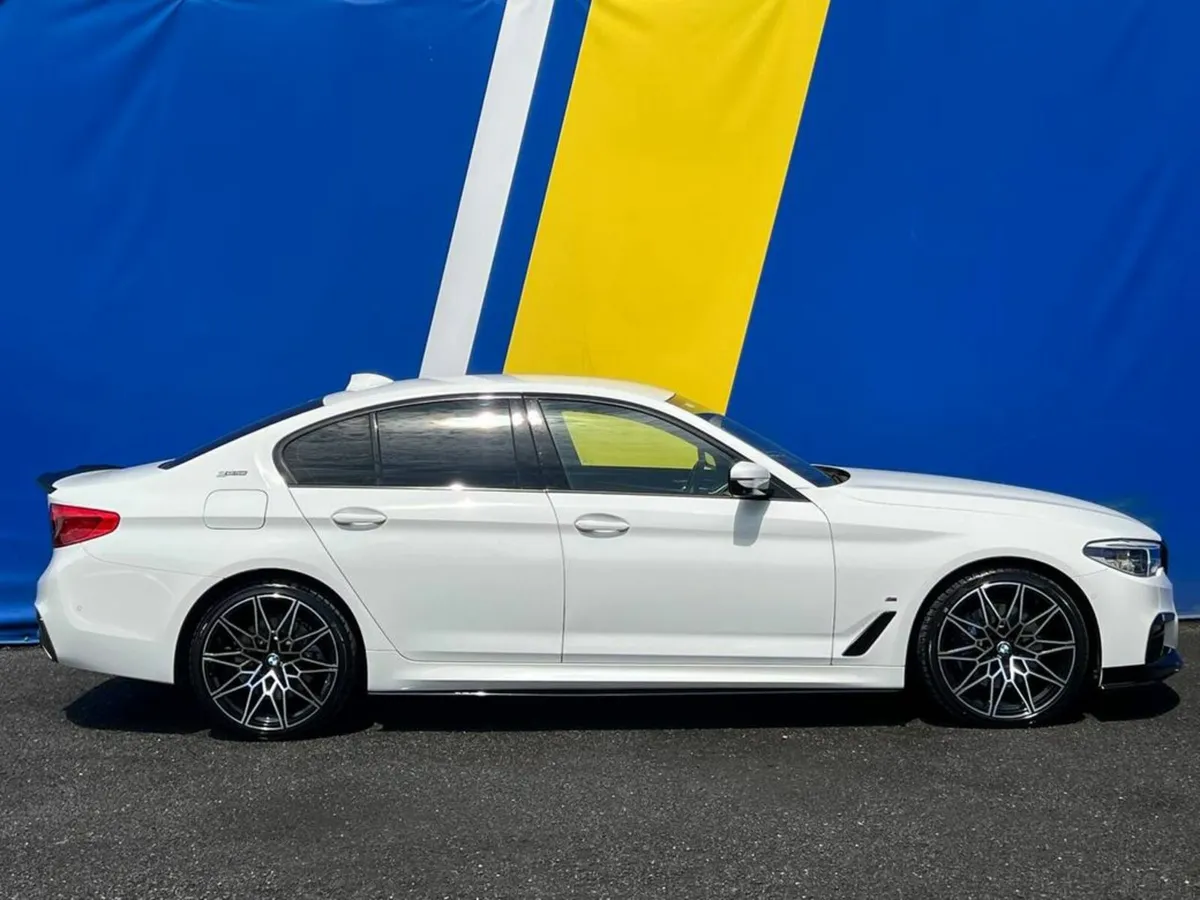 BMW 5-Series 530e M-SPORT 2.0 HYBRID // M PERFORMA - Image 2
