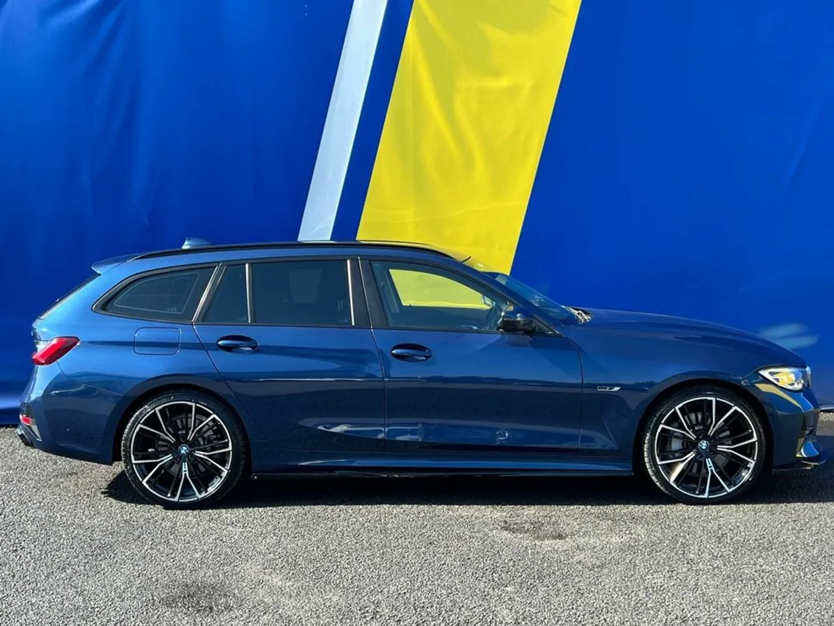 BMW 3-Series 330e SE PRO COMPETITION PACK 2.0 HYBR - Image 2