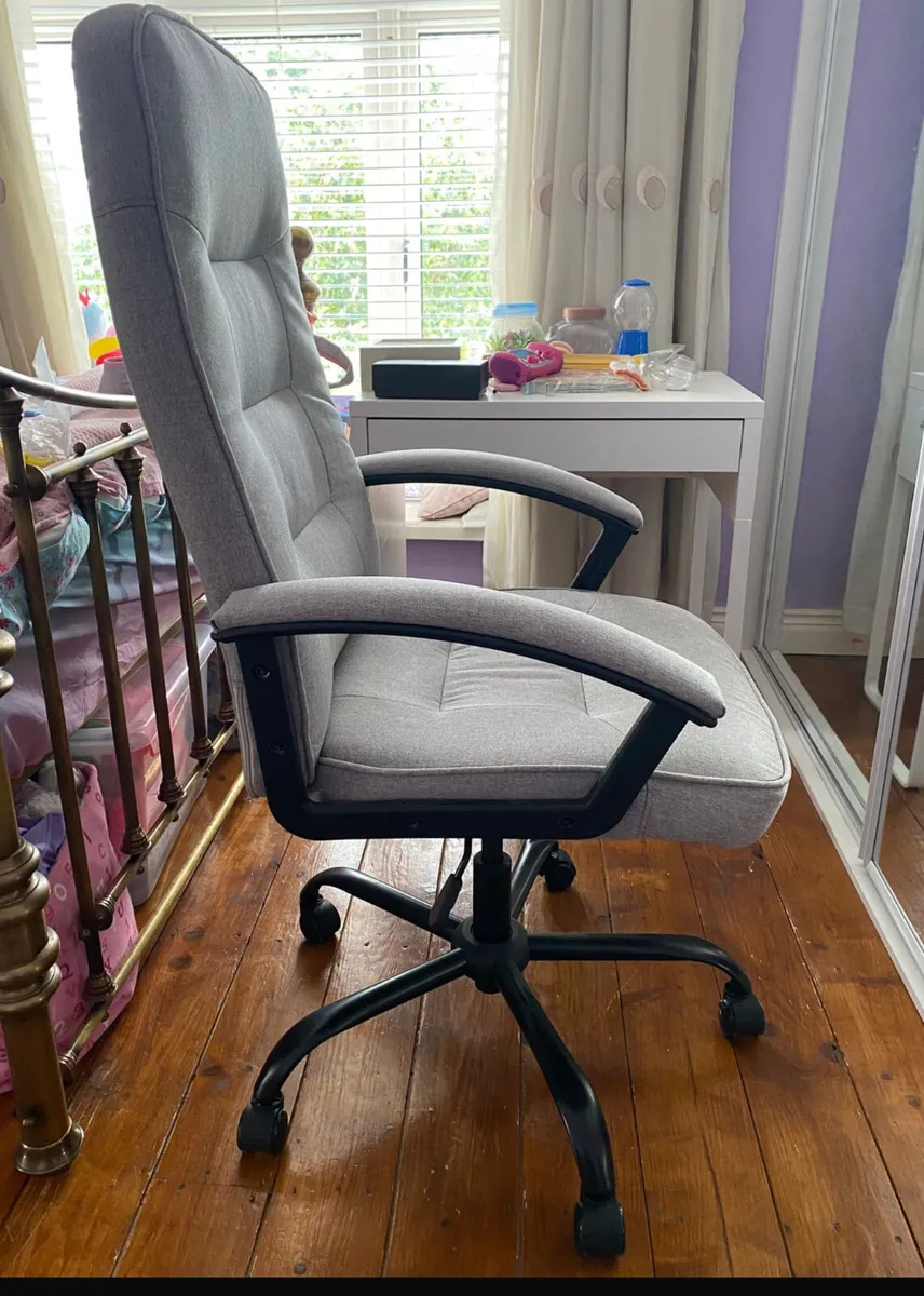Office Swivel Chair - Image 3