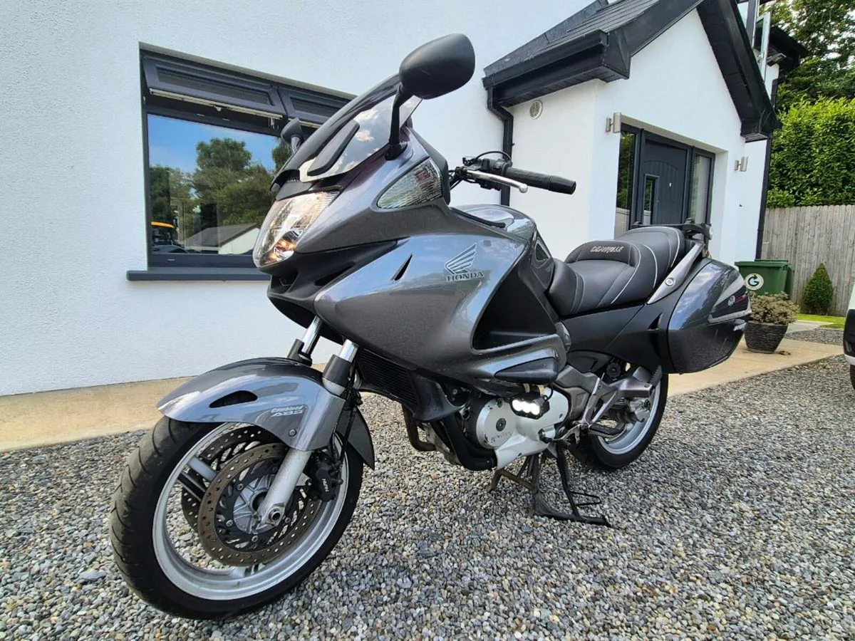 Honda Deauville 700 - Image 1