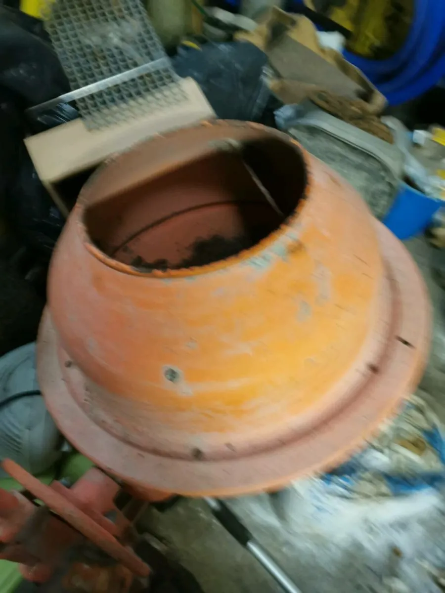 Electric cement mixer - Image 1