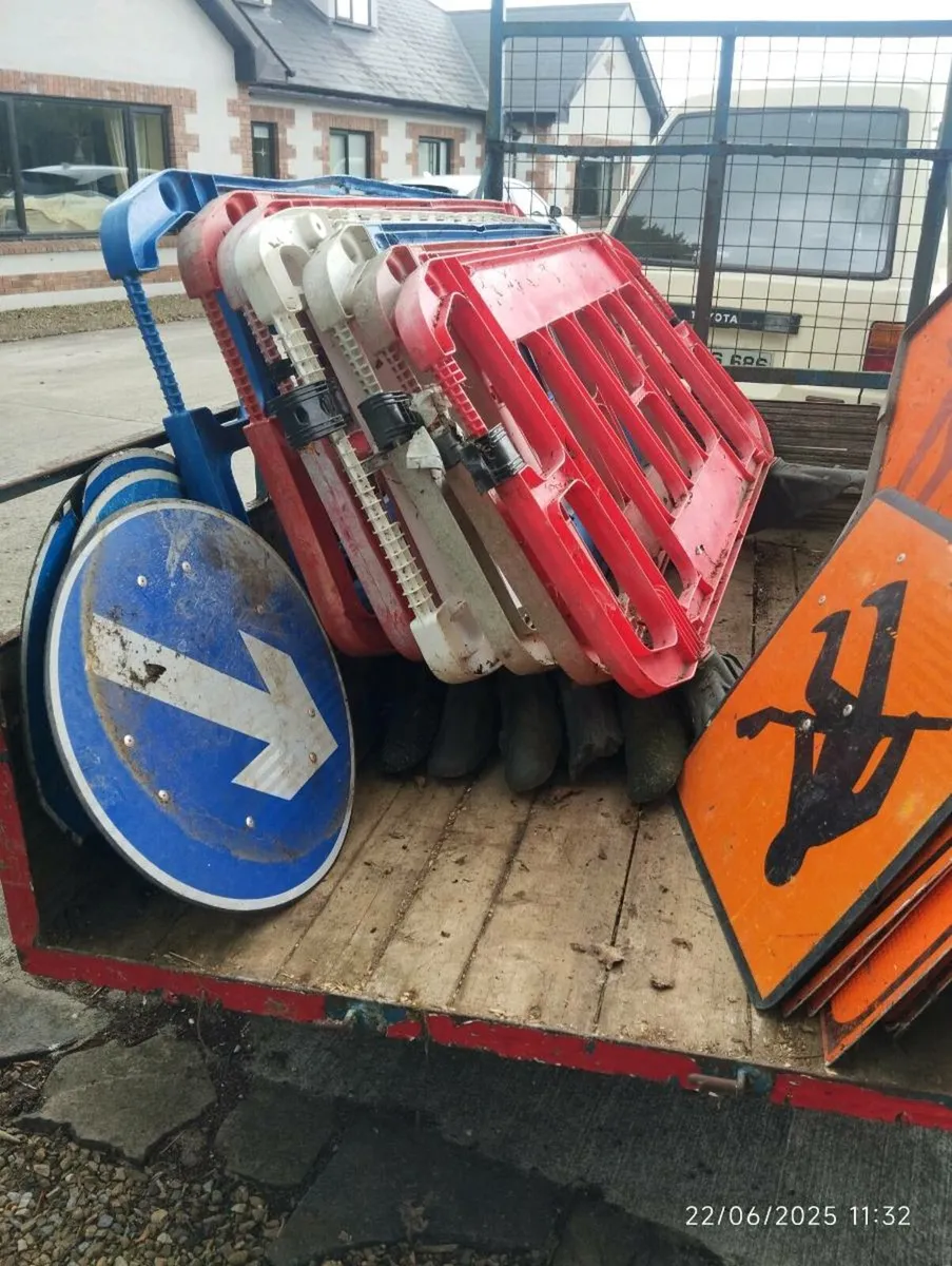 Safety barrier's - Image 1