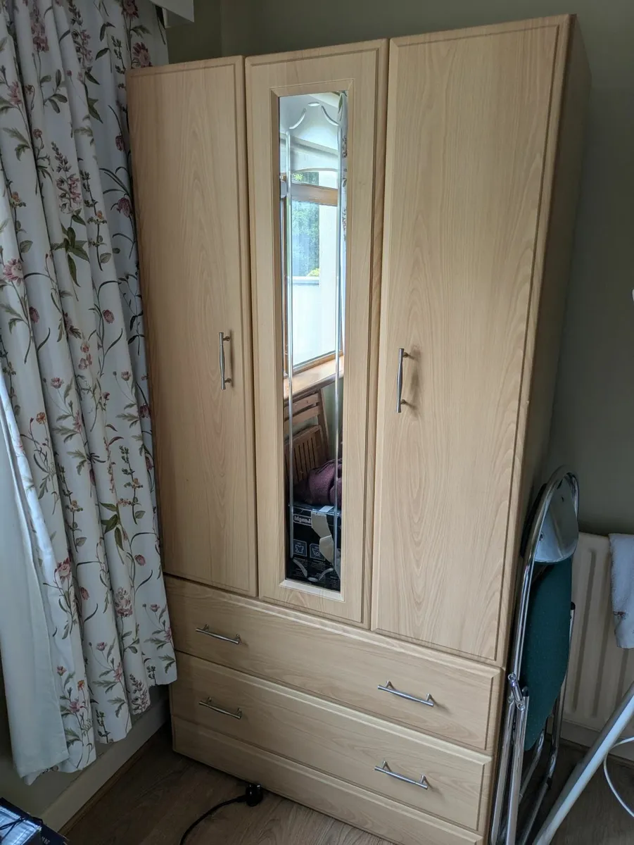 Wardrobe (Collection only) - Image 1