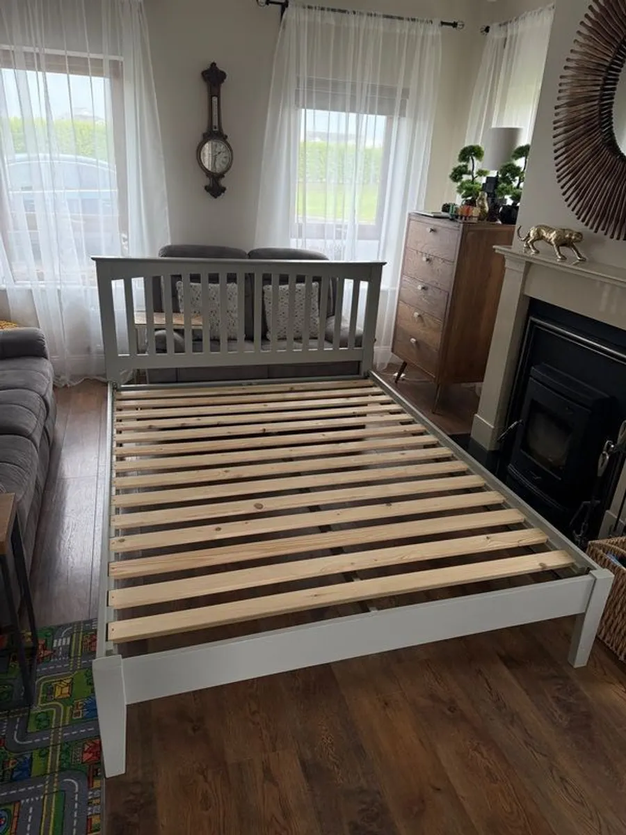 King size bed frame (5foot) floor model - Image 1