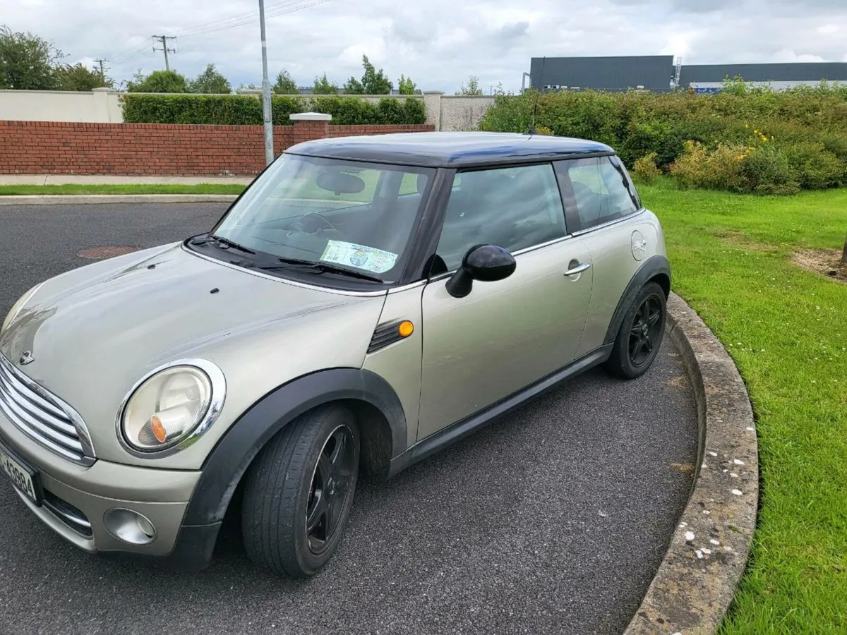 2009 Mini Cooper - Image 2