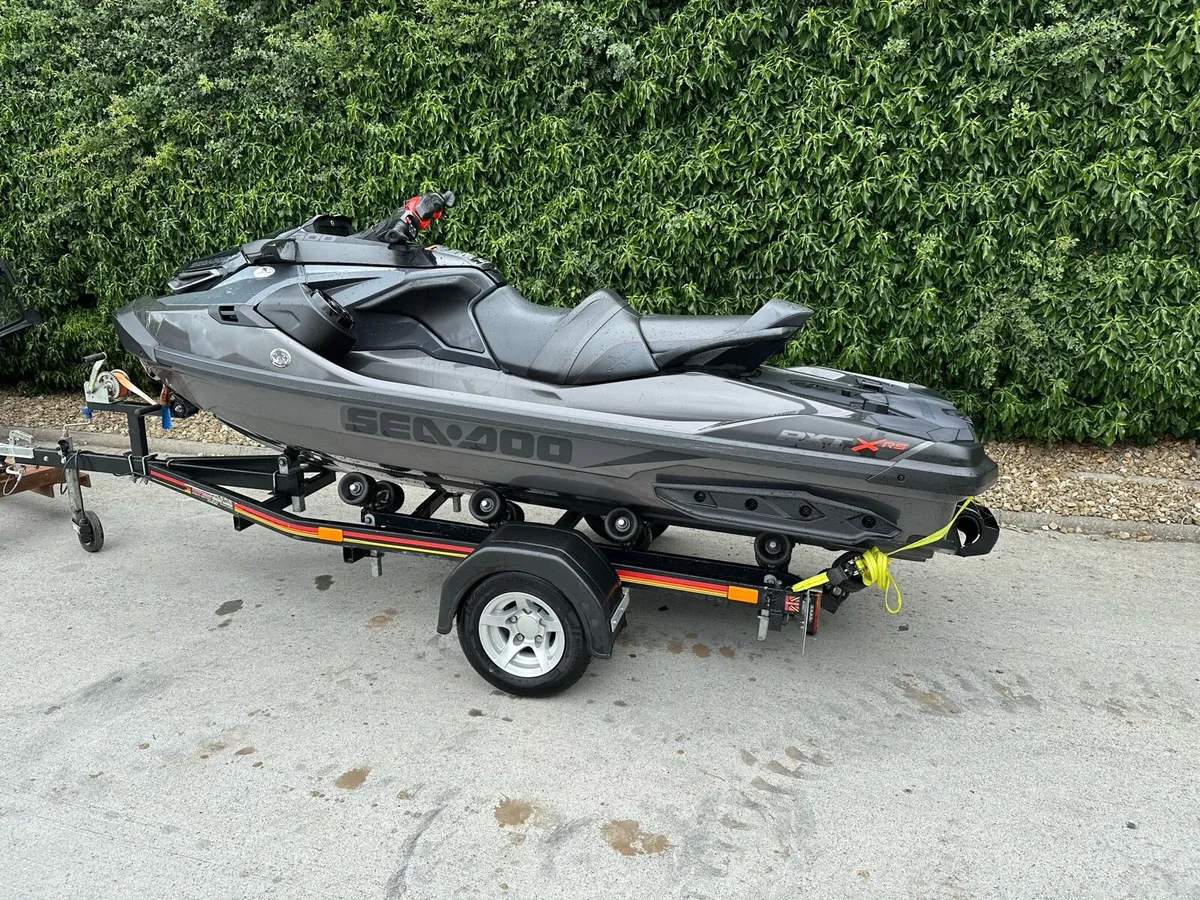 2023 Seadoo RXTX 300 only 35hrs from New - Image 2