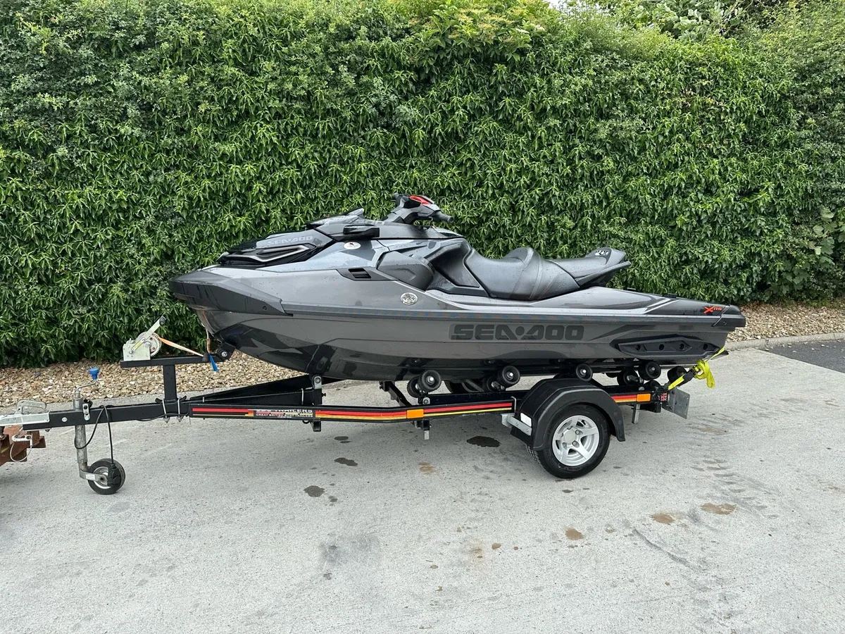 2023 Seadoo RXTX 300 only 35hrs from New - Image 3
