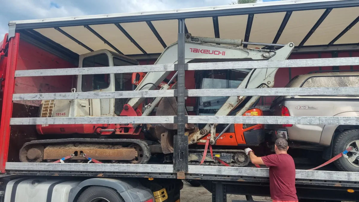Mini Digger Wanted for Export!!! - Image 2