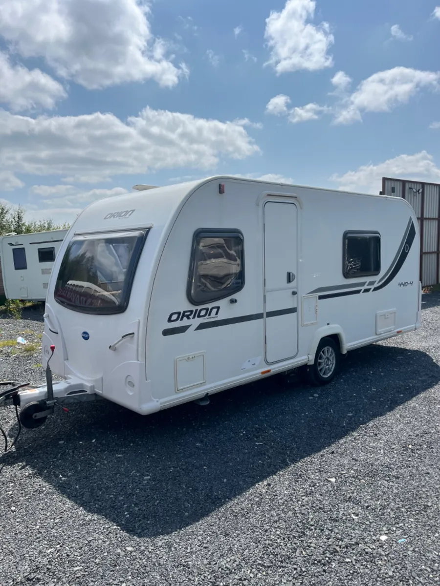 Bailey Orion 4 Berth Fix Bed Lightweight Caravan - Image 1