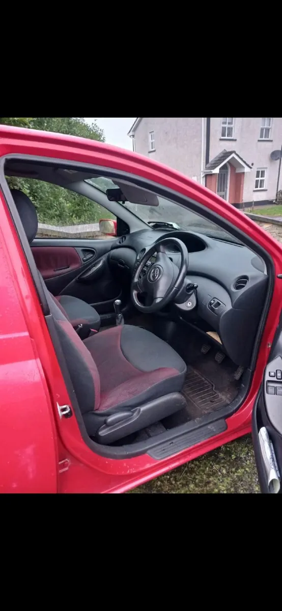 Toyota Yaris 2005 - Image 4