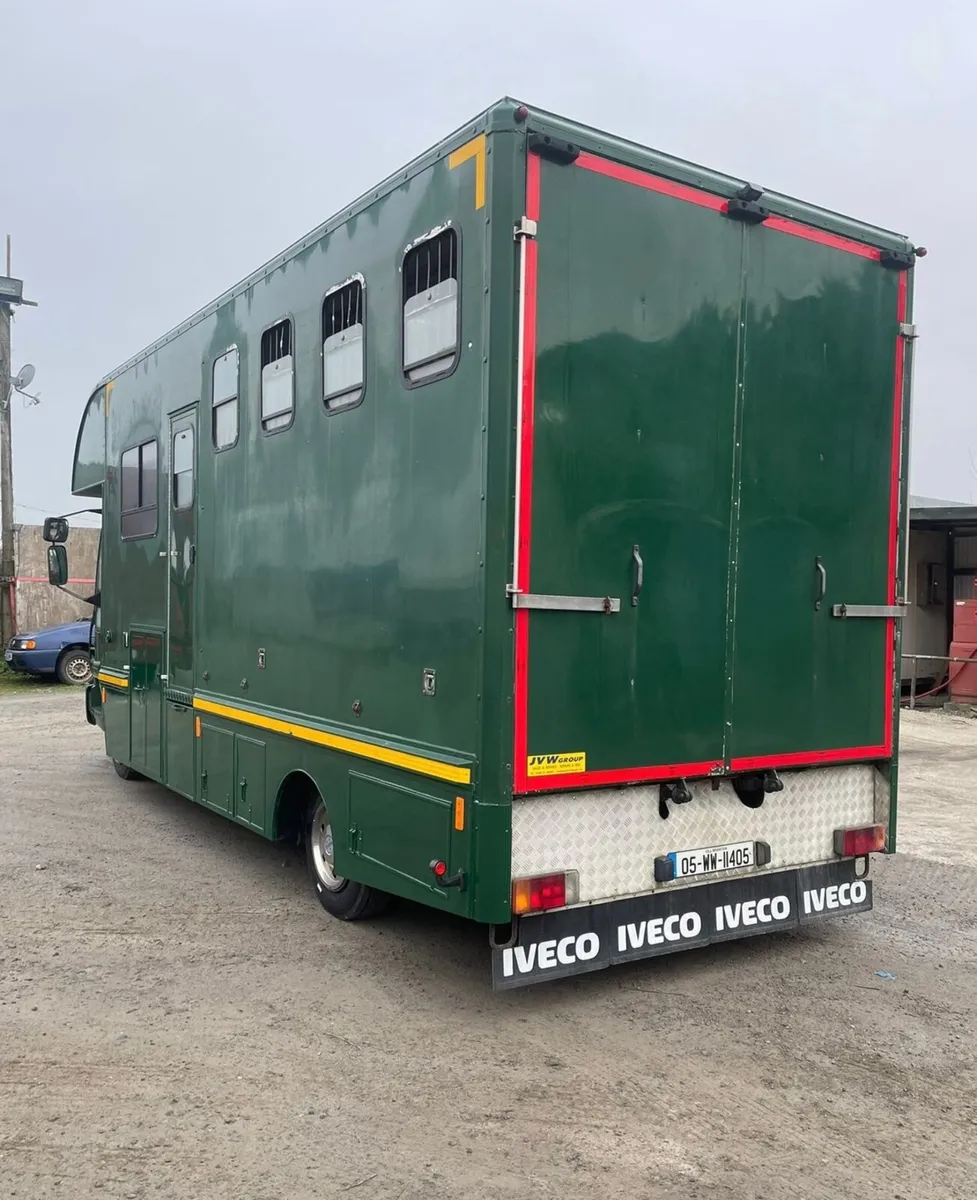 2005 11T Iveco Horse Lorry - Image 3