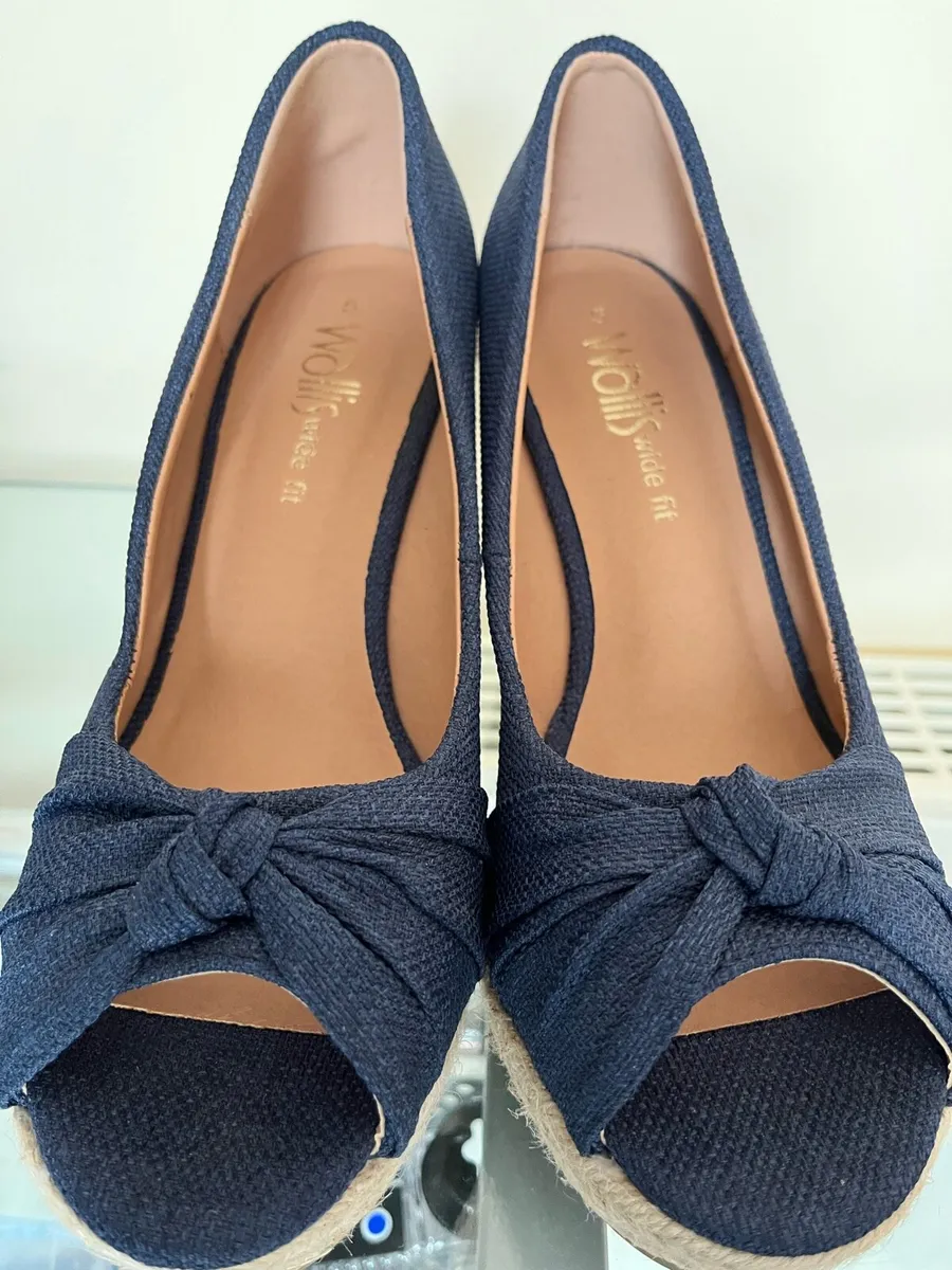 Never used Navy wedges - Image 1