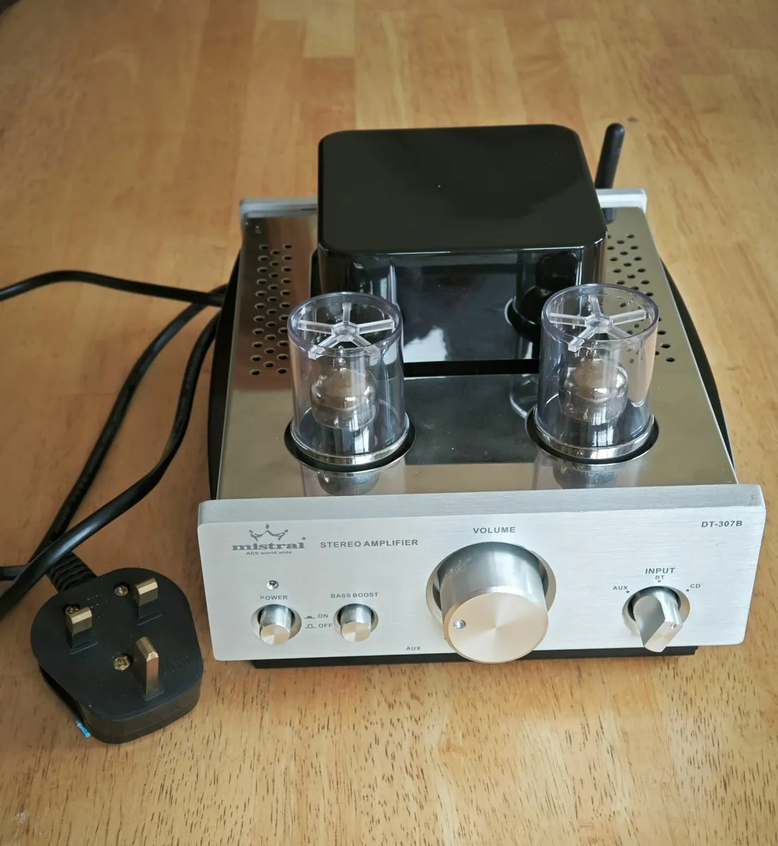 Hybrid Tube Amplifier with Bluetooth 4.0 - Image 1
