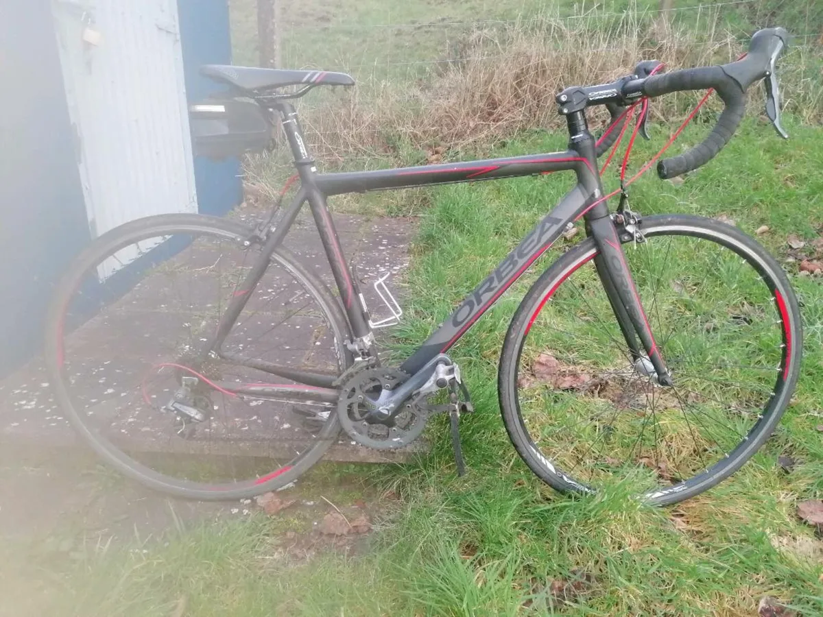 Road bike - Image 1