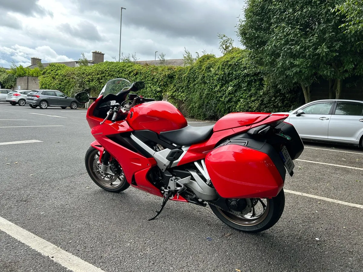 Vfr 800 2015 - Image 2
