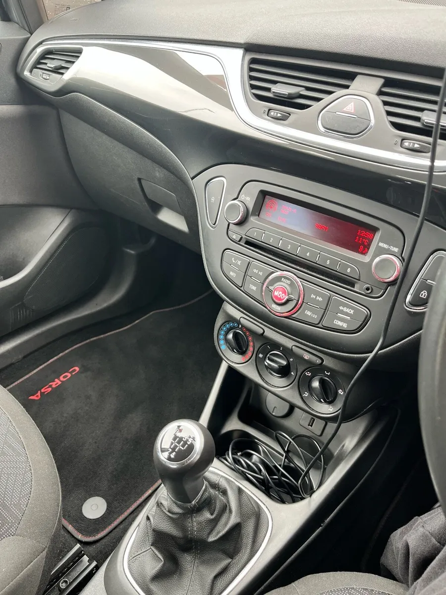 Opel Corsa 1.4 petrol - Image 3
