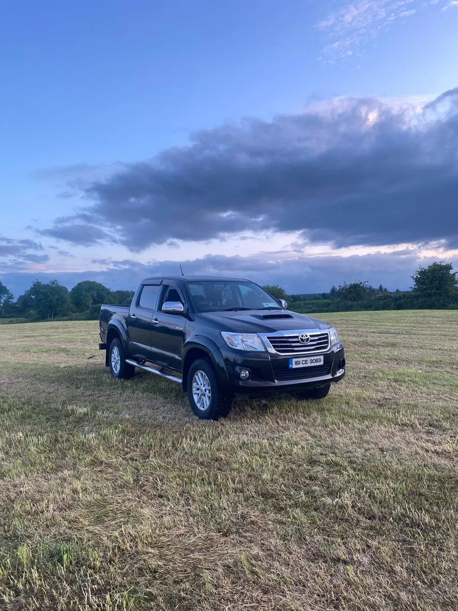 2016 Toyota Hilux - Image 1