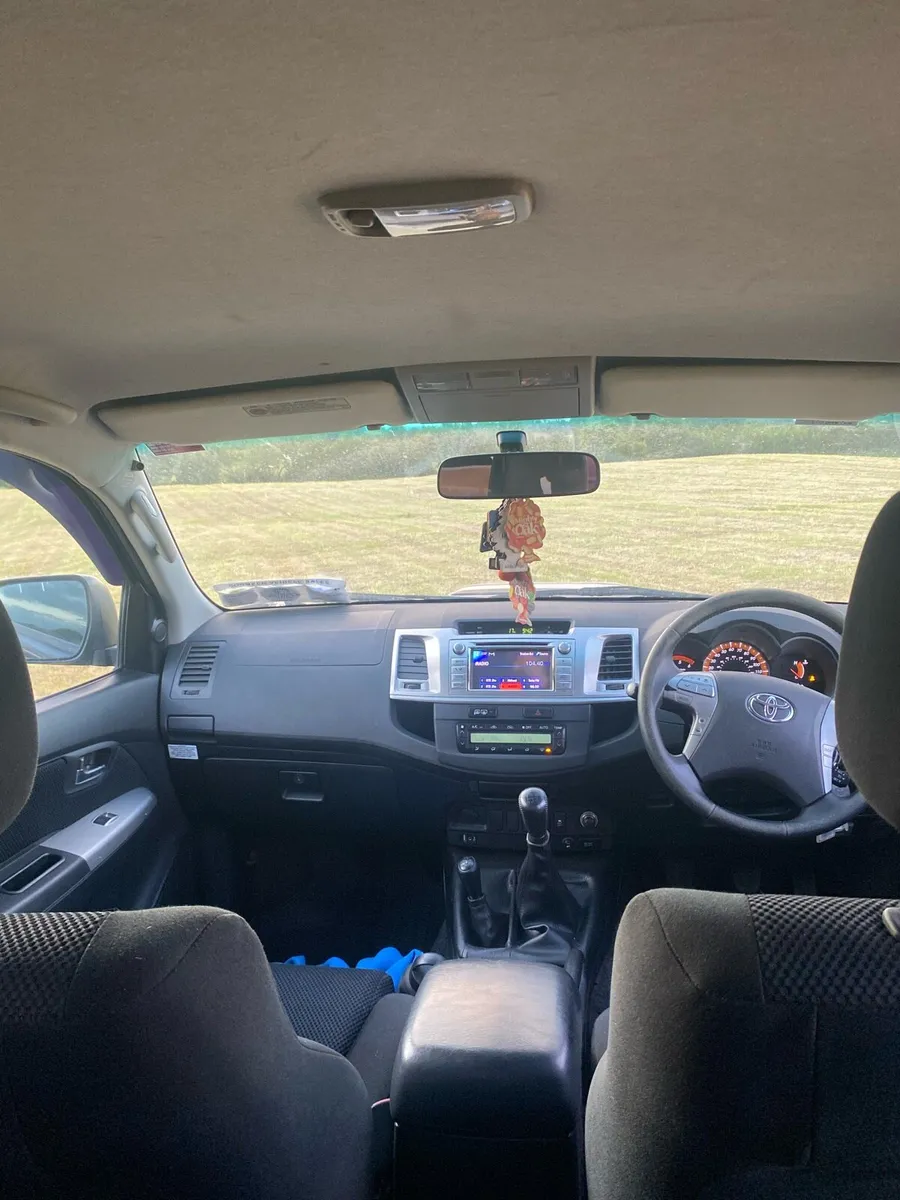 2016 Toyota Hilux - Image 4