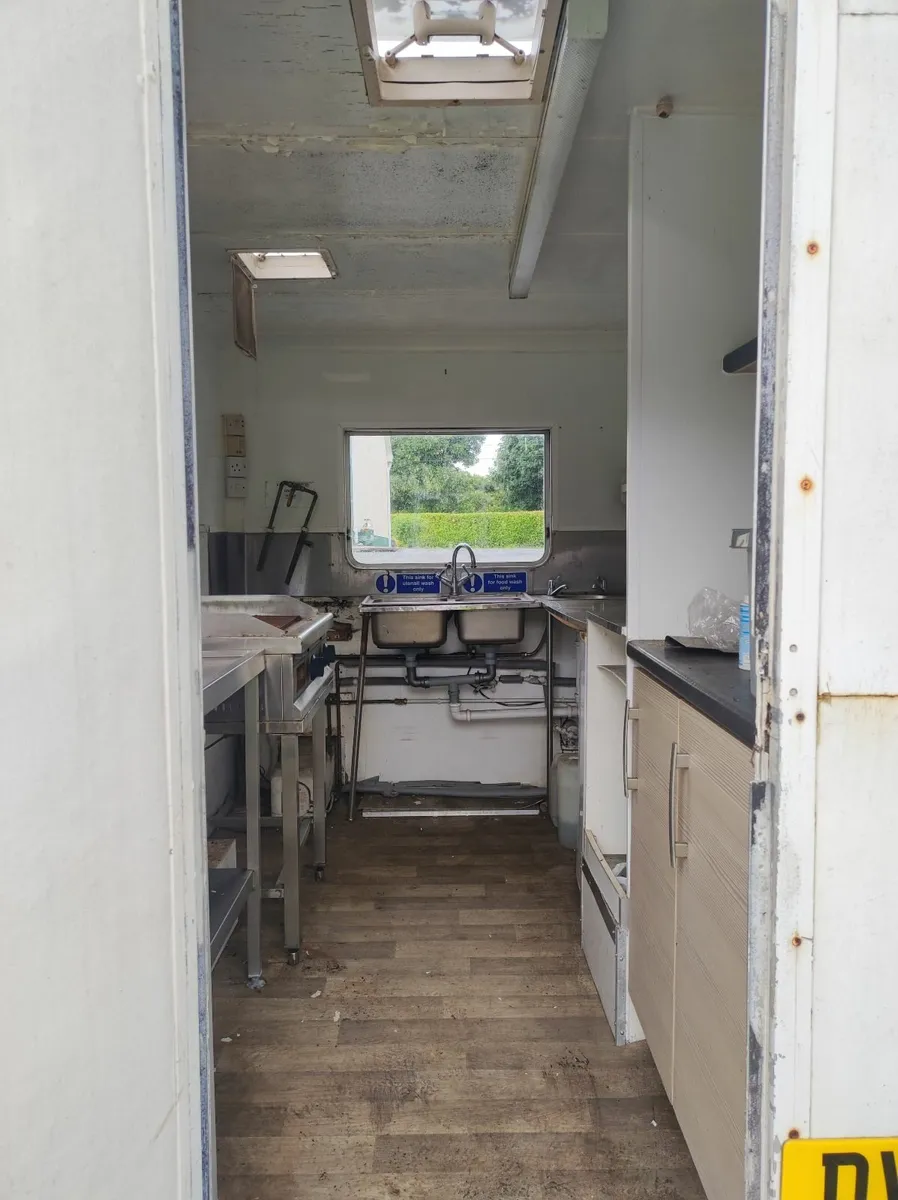 Food trailer - Image 2