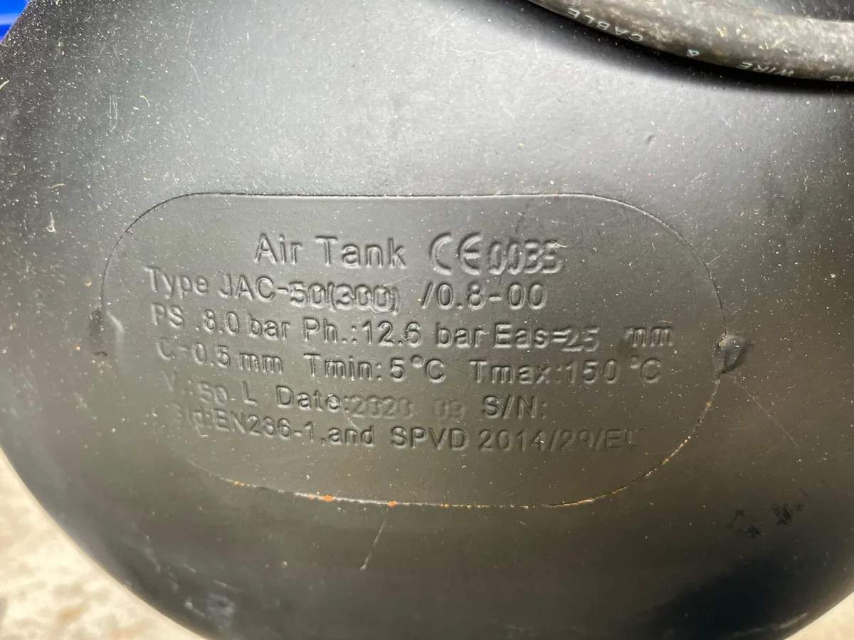 PROFESSIONAL AIR COMPRESSOR 2 HP 8 BAR 50 LITRE T - Image 2