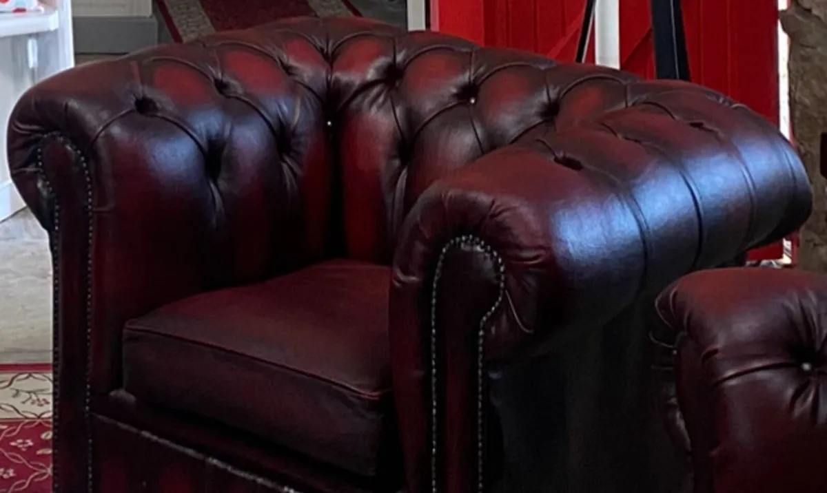 Chesterfield Suite 4 piece - Image 2