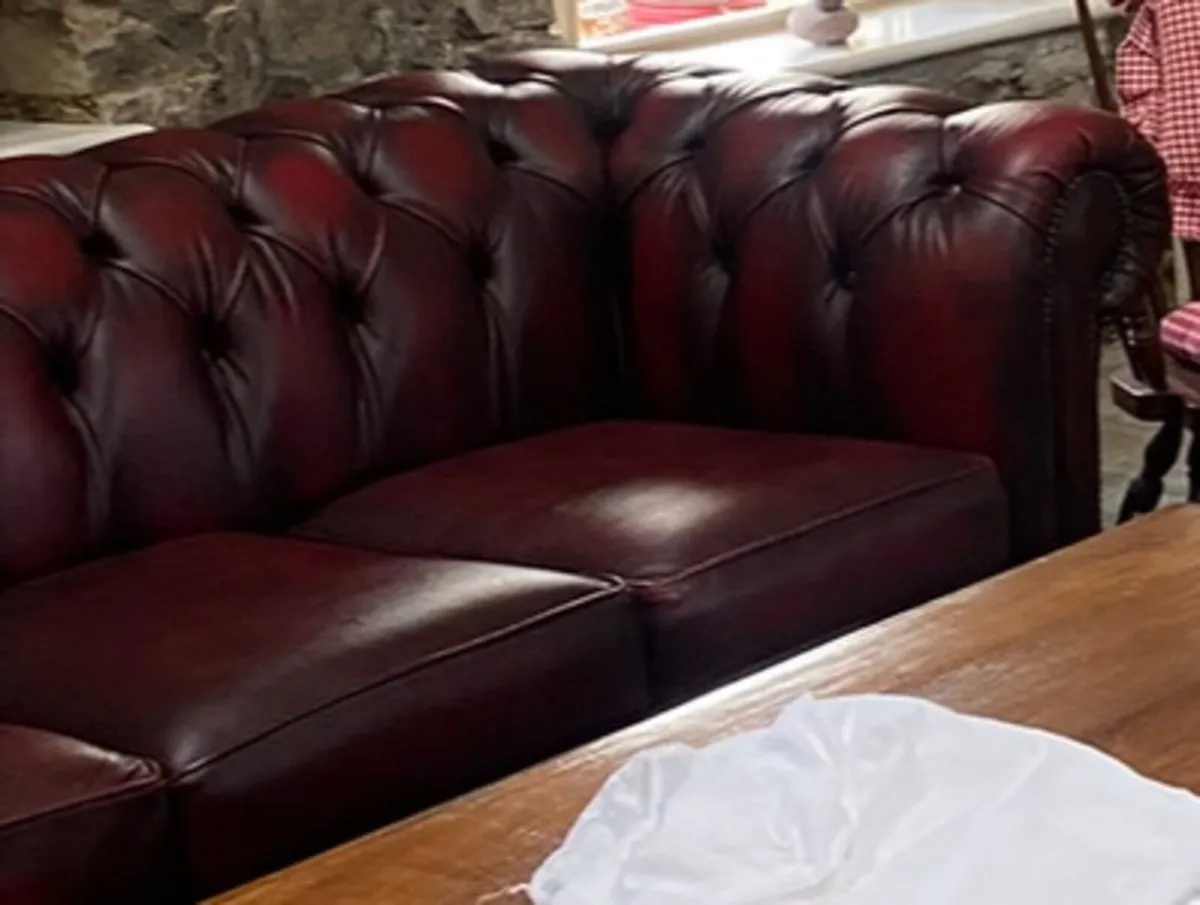 Chesterfield Suite 4 piece - Image 3