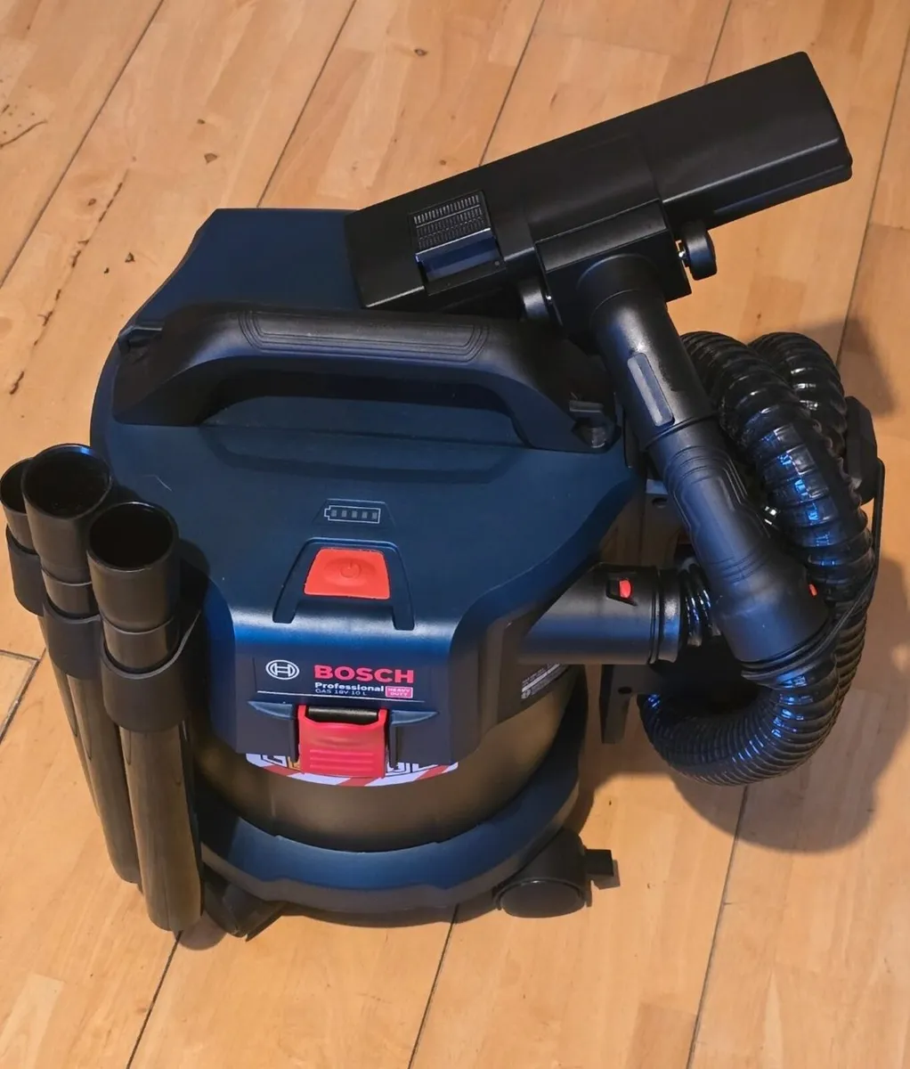 Bosch Skillsaw + Extractor - Image 2