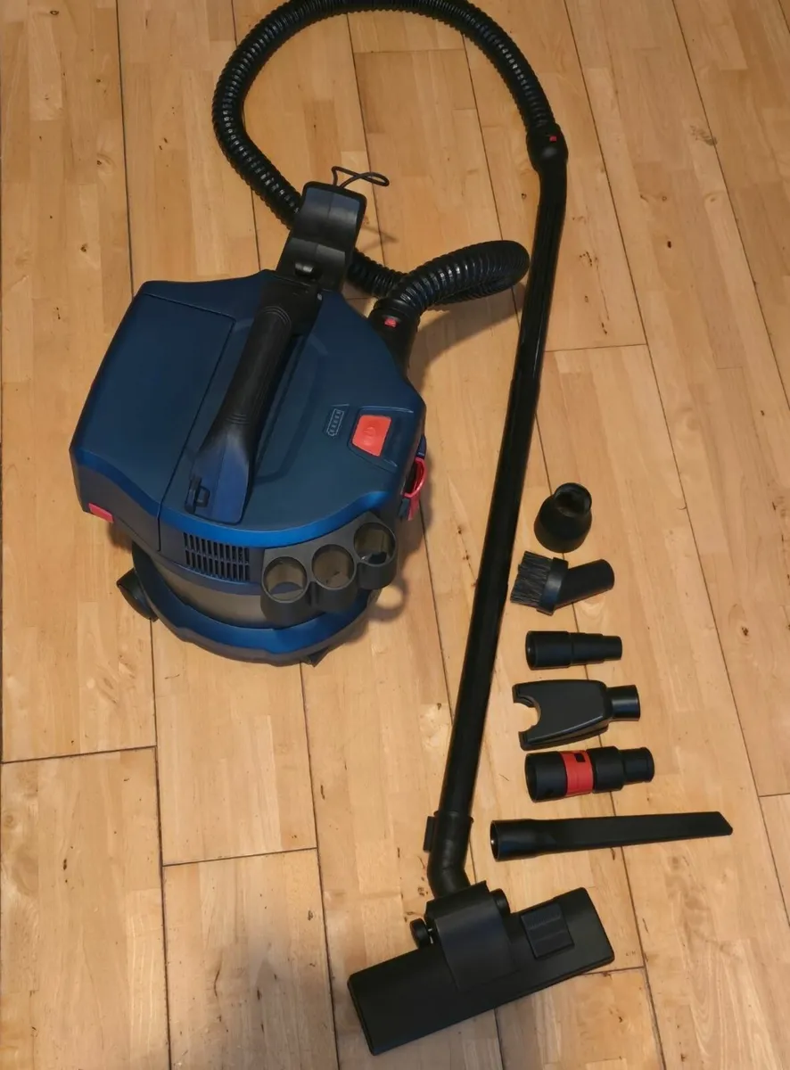 Bosch Skillsaw + Extractor - Image 3