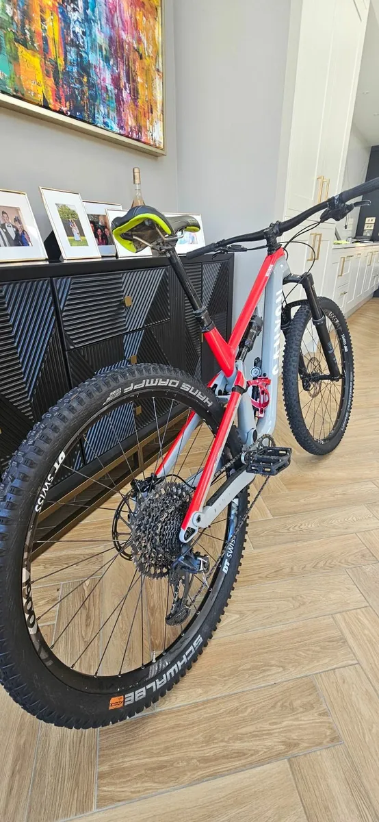 Canyon Neuron Carbon Fibre Mountain Bike - Image 3