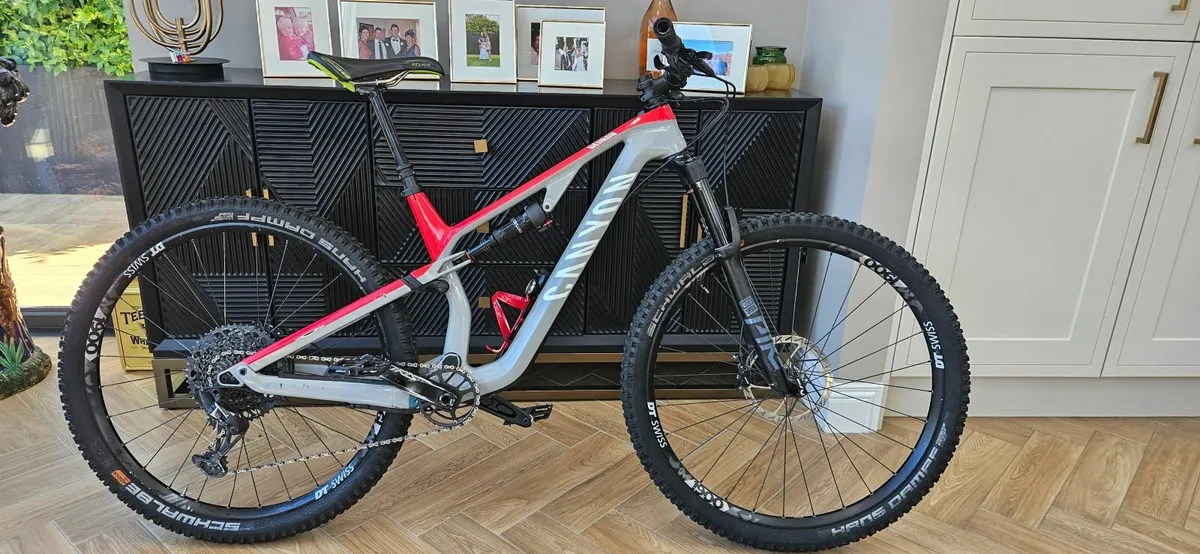 Canyon Neuron Carbon Fibre Mountain Bike - Image 4