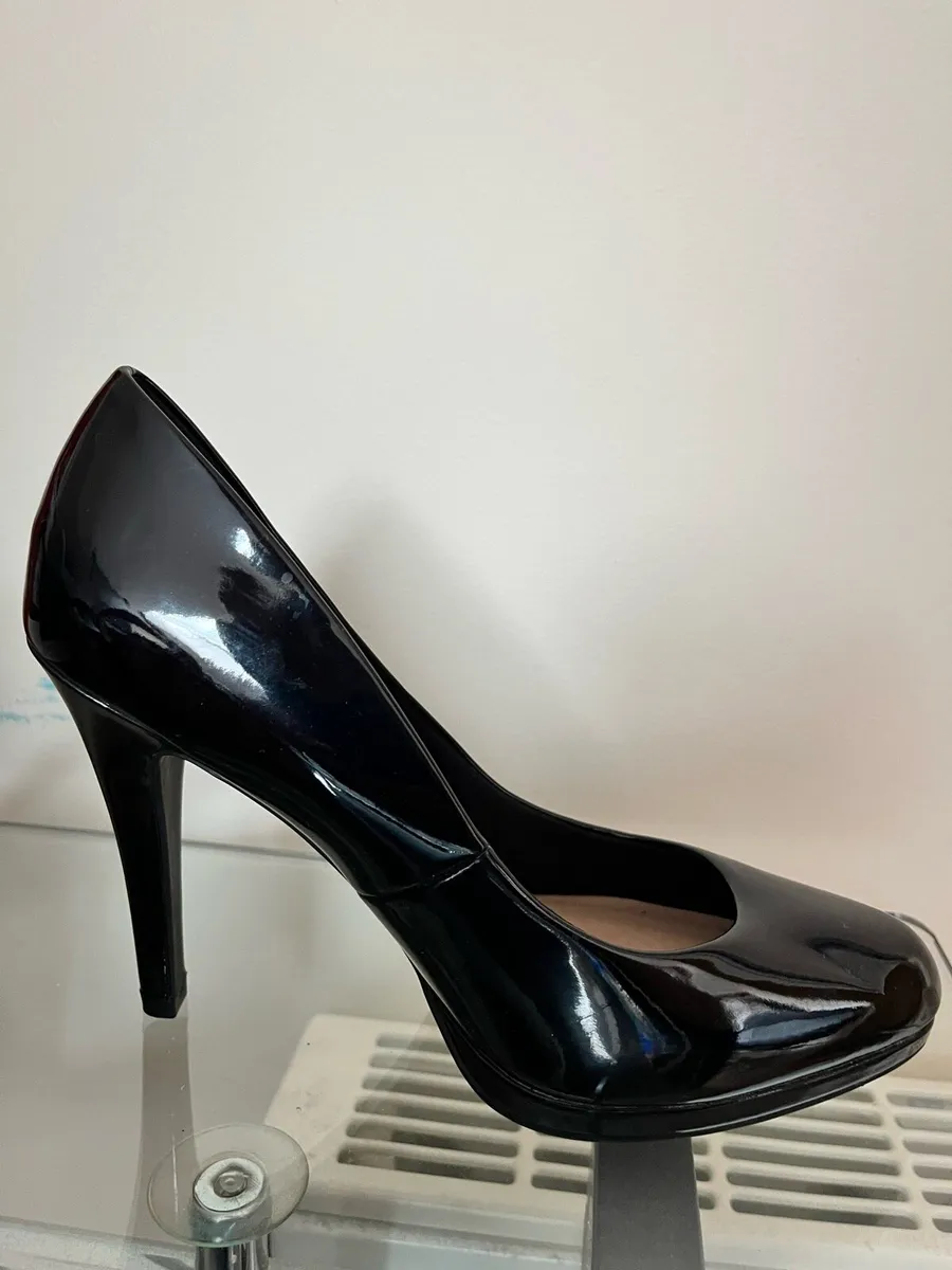 Never used Black patent high heels - Image 3