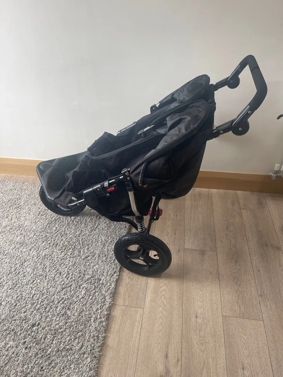 Out N about double buggy - Image 1