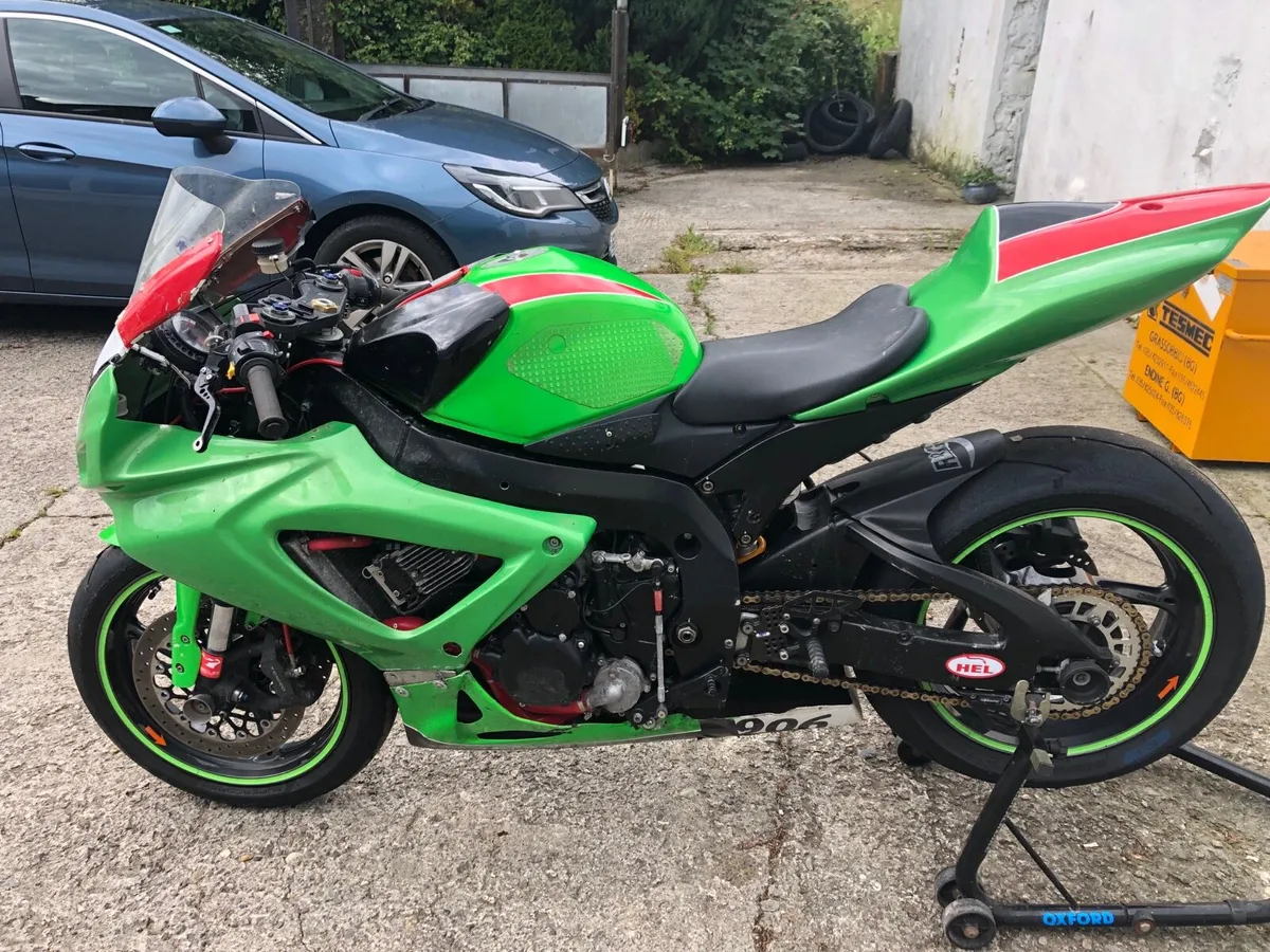 2009 Suzuki GSXR 600 K9 Track Bike - Image 1