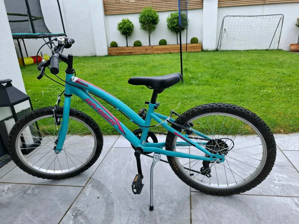 Girls bicycle 20" wheel - Image 1