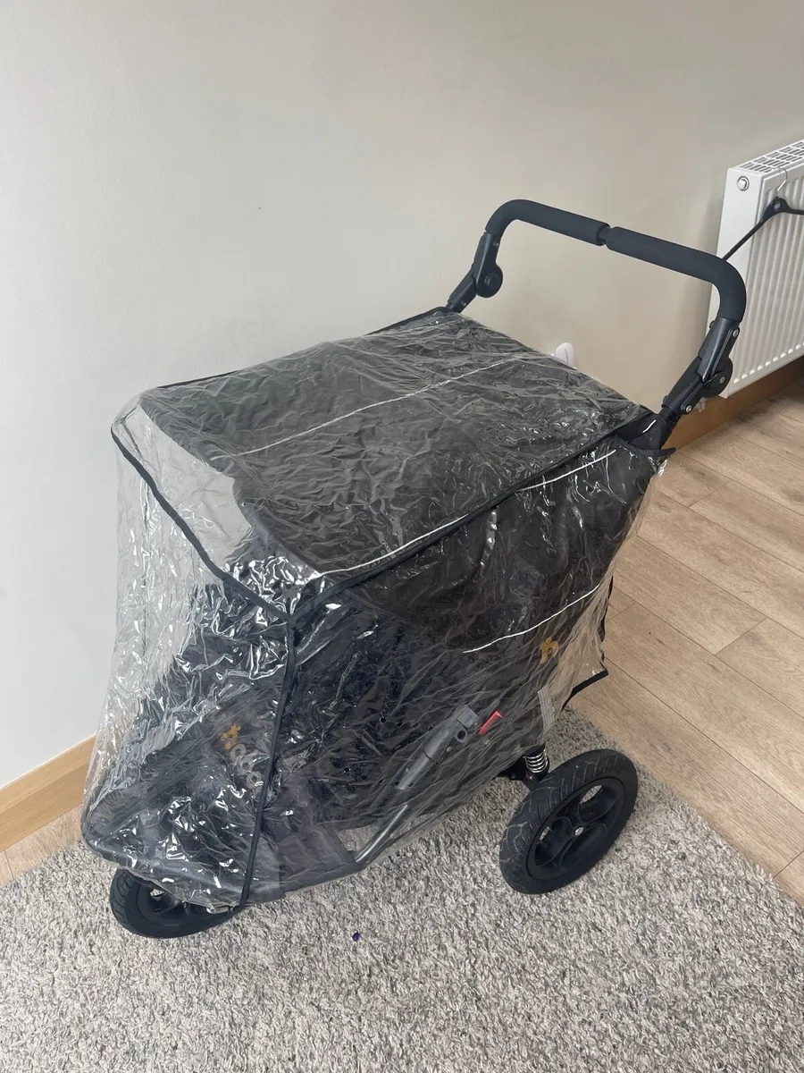 Out N about double buggy - Image 4