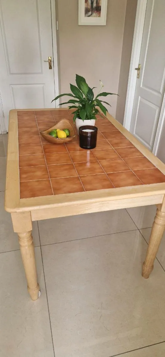 Kitchen table - Image 2