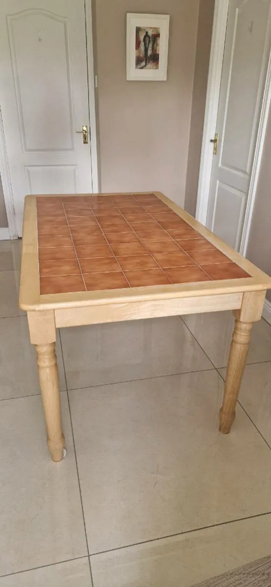 Kitchen table - Image 3