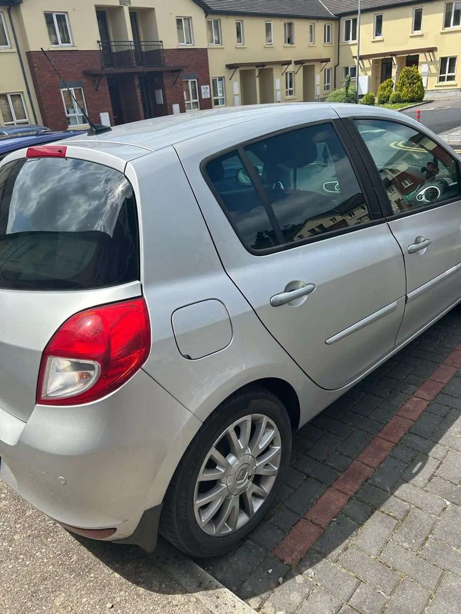 Car - Image 3