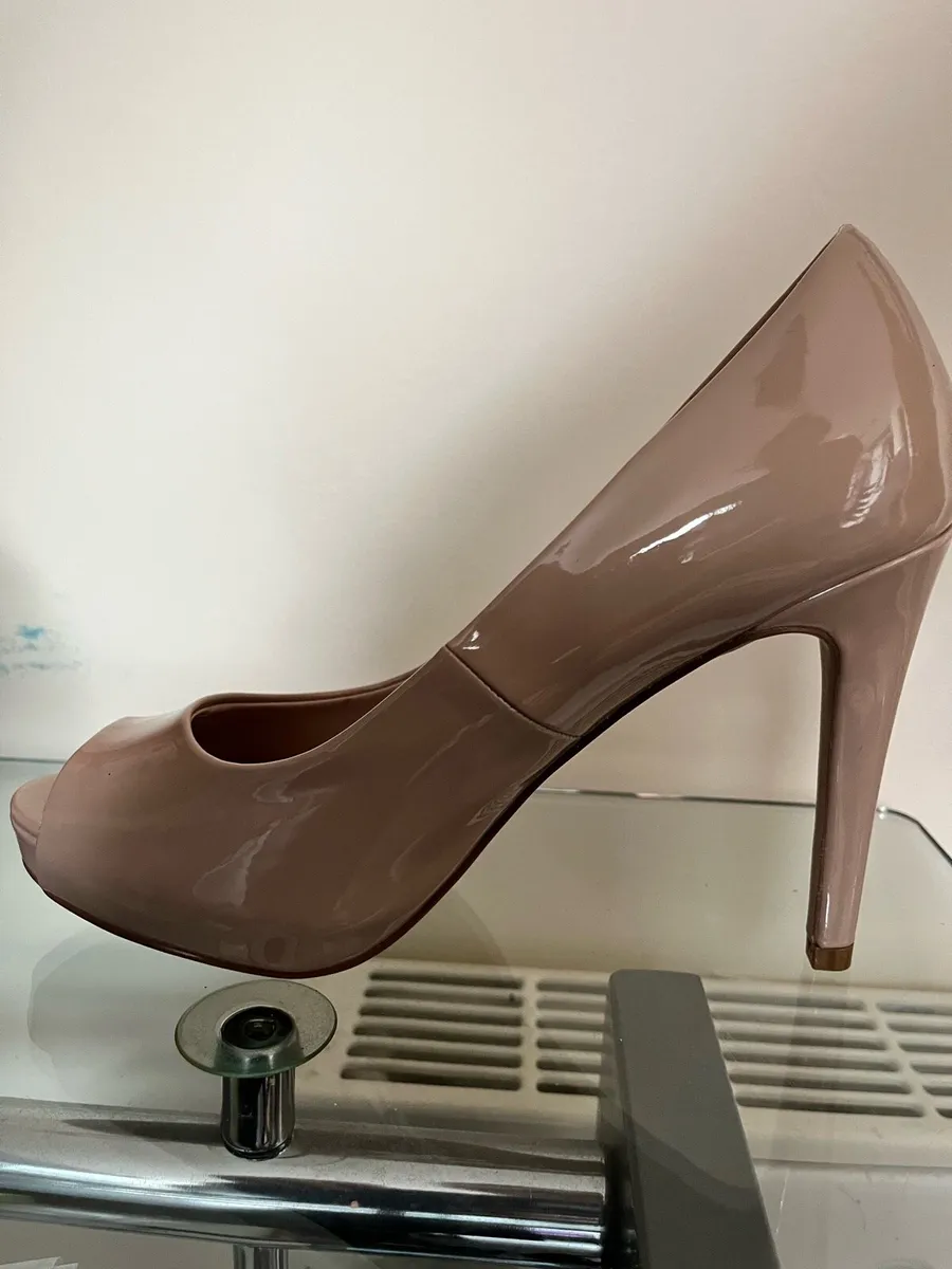 Nude patent sandal - Image 3
